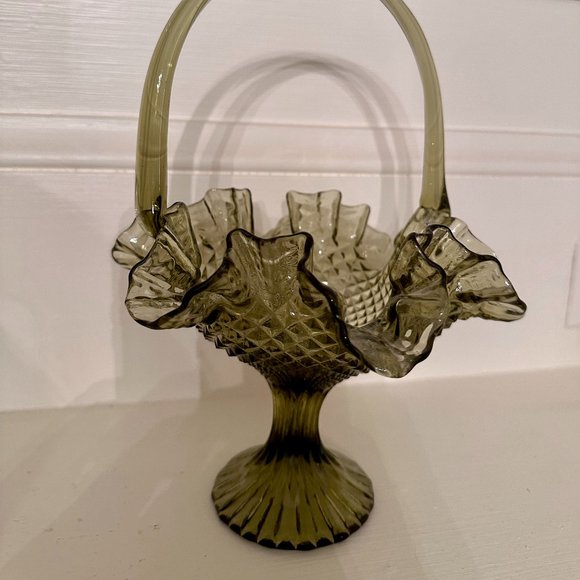 Indiana Glass Green Diamond Point Pedestal Basket - Picture 4 of 16